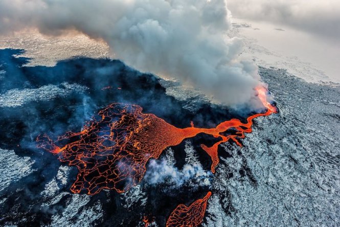 Cánh đồng dung nham Holuhraun - Ảnh: Iurie Belegurschi