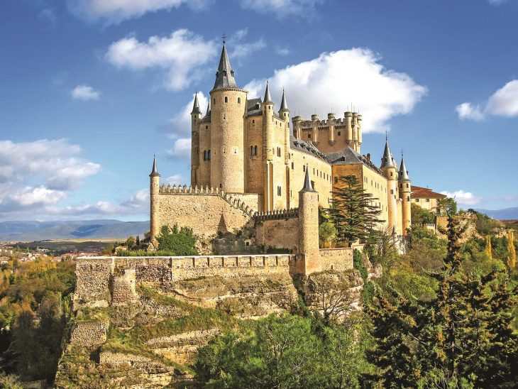 top lâu đài cổ châu Âu nổi tiếng 3