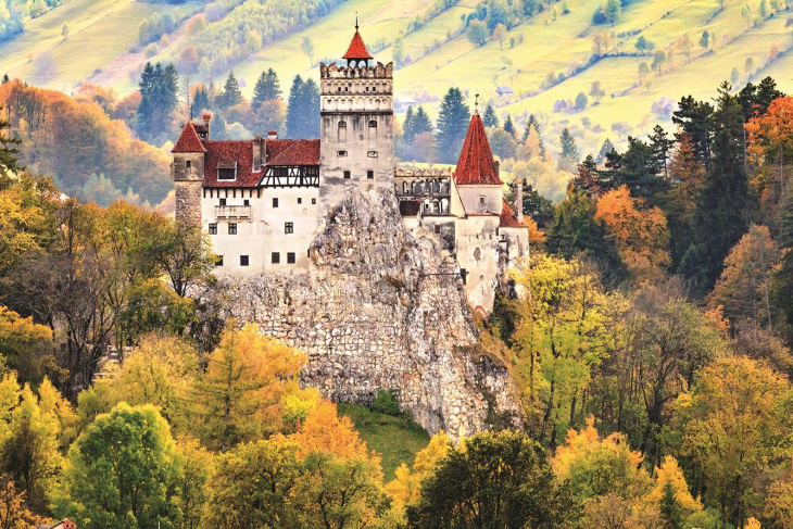top lâu đài cổ châu Âu nổi tiếng 1