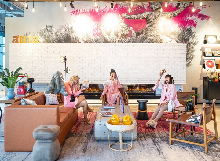 Đặt phòng Khách sạn Moxy Bangkok Ratchaprasong 2